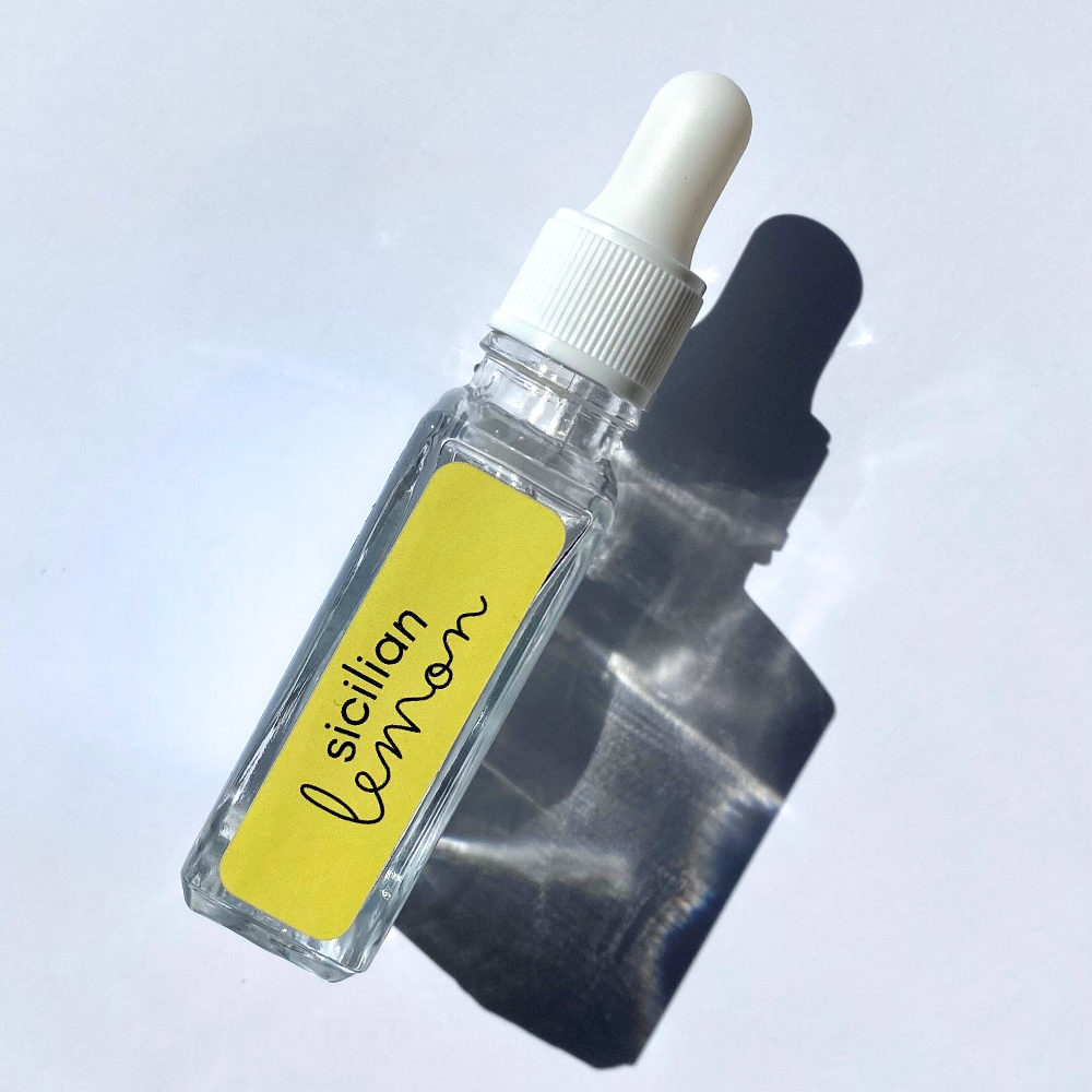 Image of the side of bottle in Sicilian Lemon flavor.